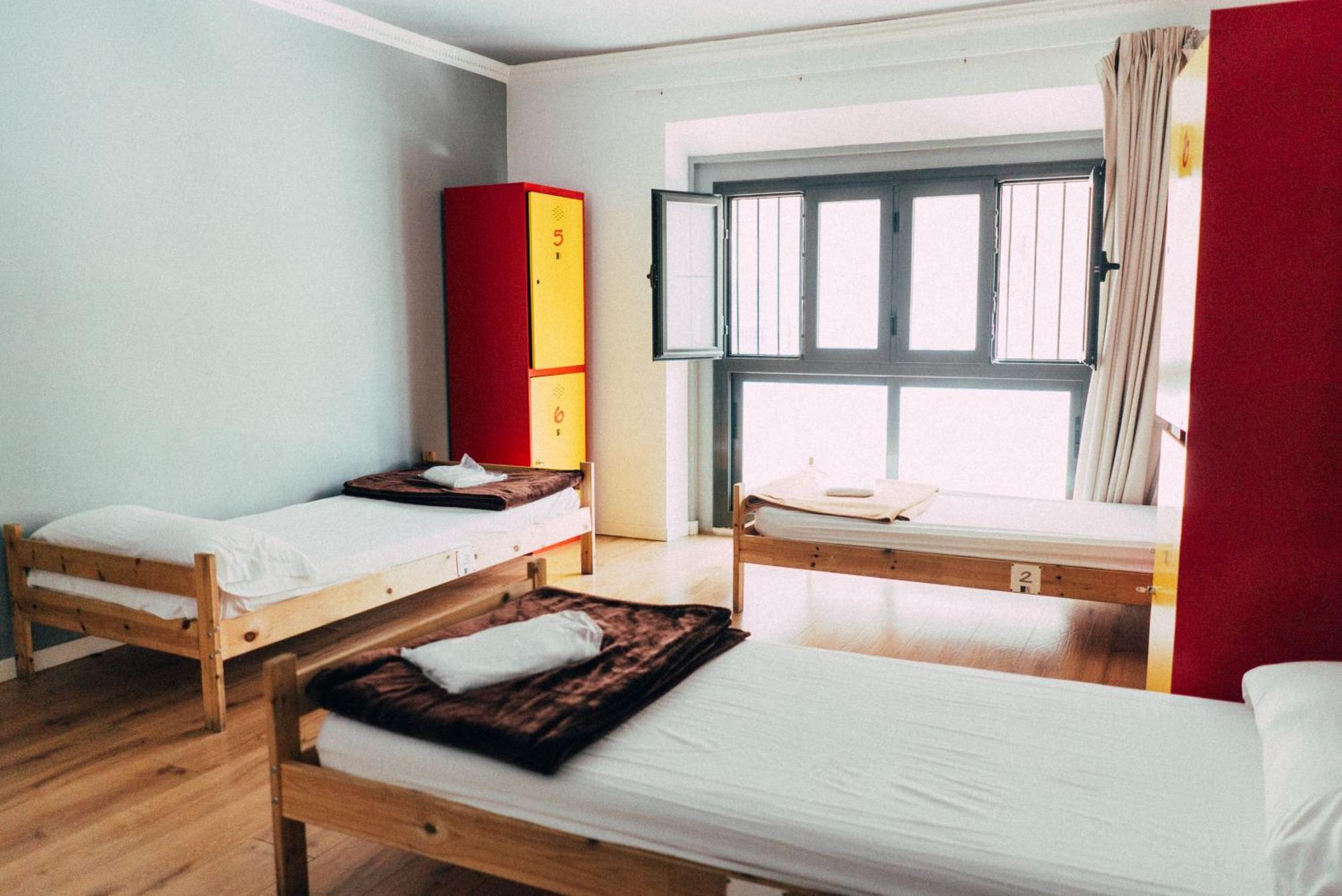 ברצלונה Black Swan Hostel מראה חיצוני תמונה