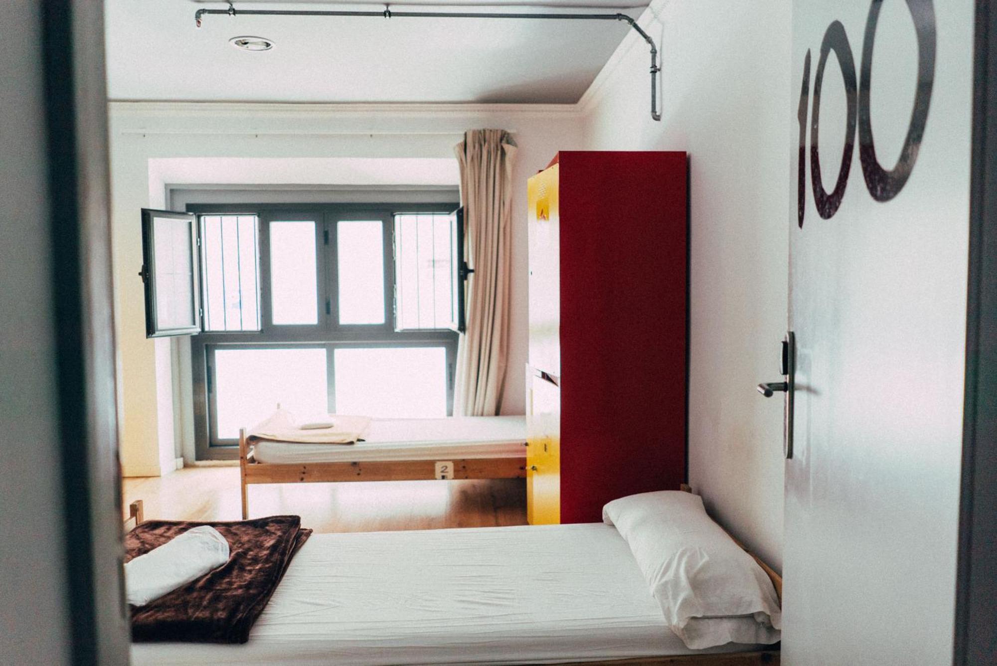ברצלונה Black Swan Hostel מראה חיצוני תמונה