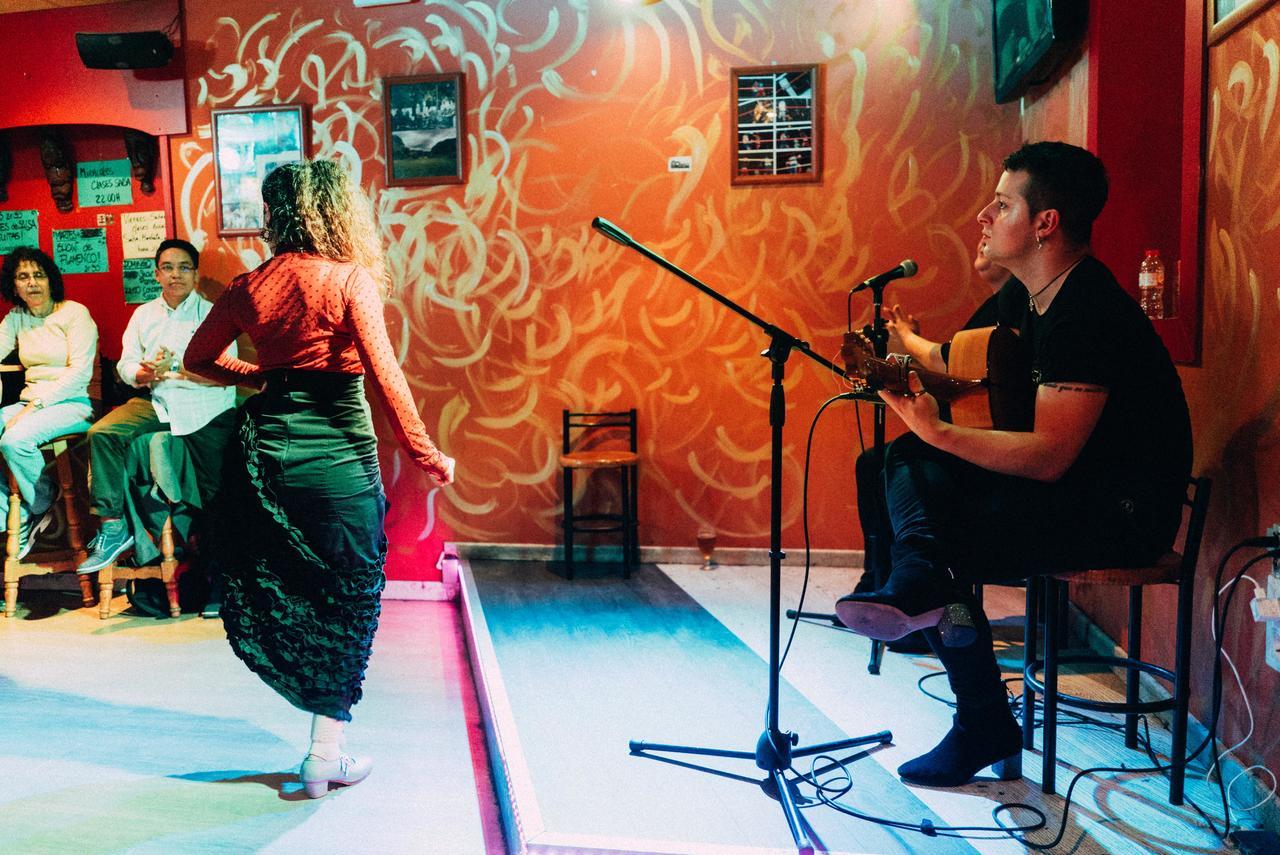 ברצלונה Black Swan Hostel אנשים תמונה