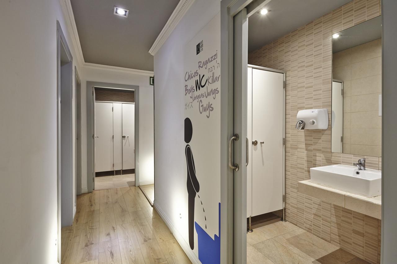 ברצלונה Black Swan Hostel מראה חיצוני תמונה